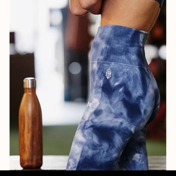 Free People Good Karma 7/8 Leggings Tie Dye - Picture 4 of 7